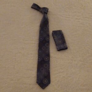 Classic Stacy Adams Men's Blue & Black Patterned Tie & Pocket Square